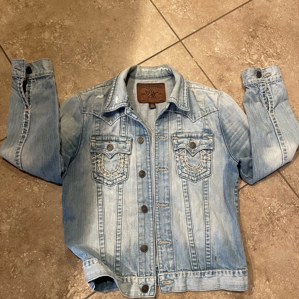 True Religion Mens denim big stitch M. 
Retail $249. Sale $59